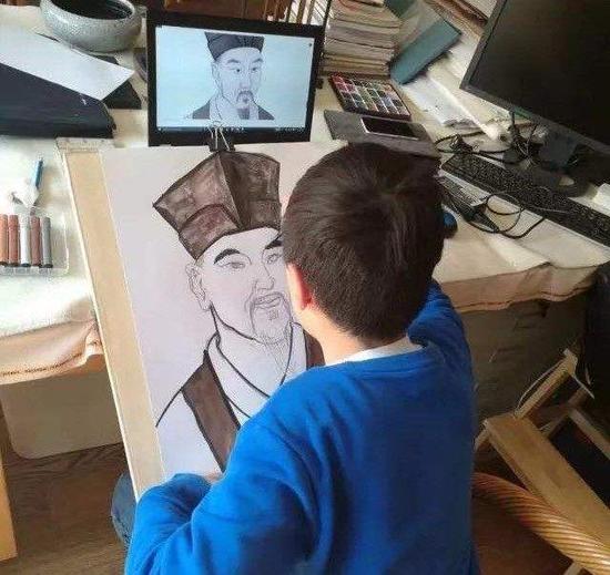小學生在畫蘇軾